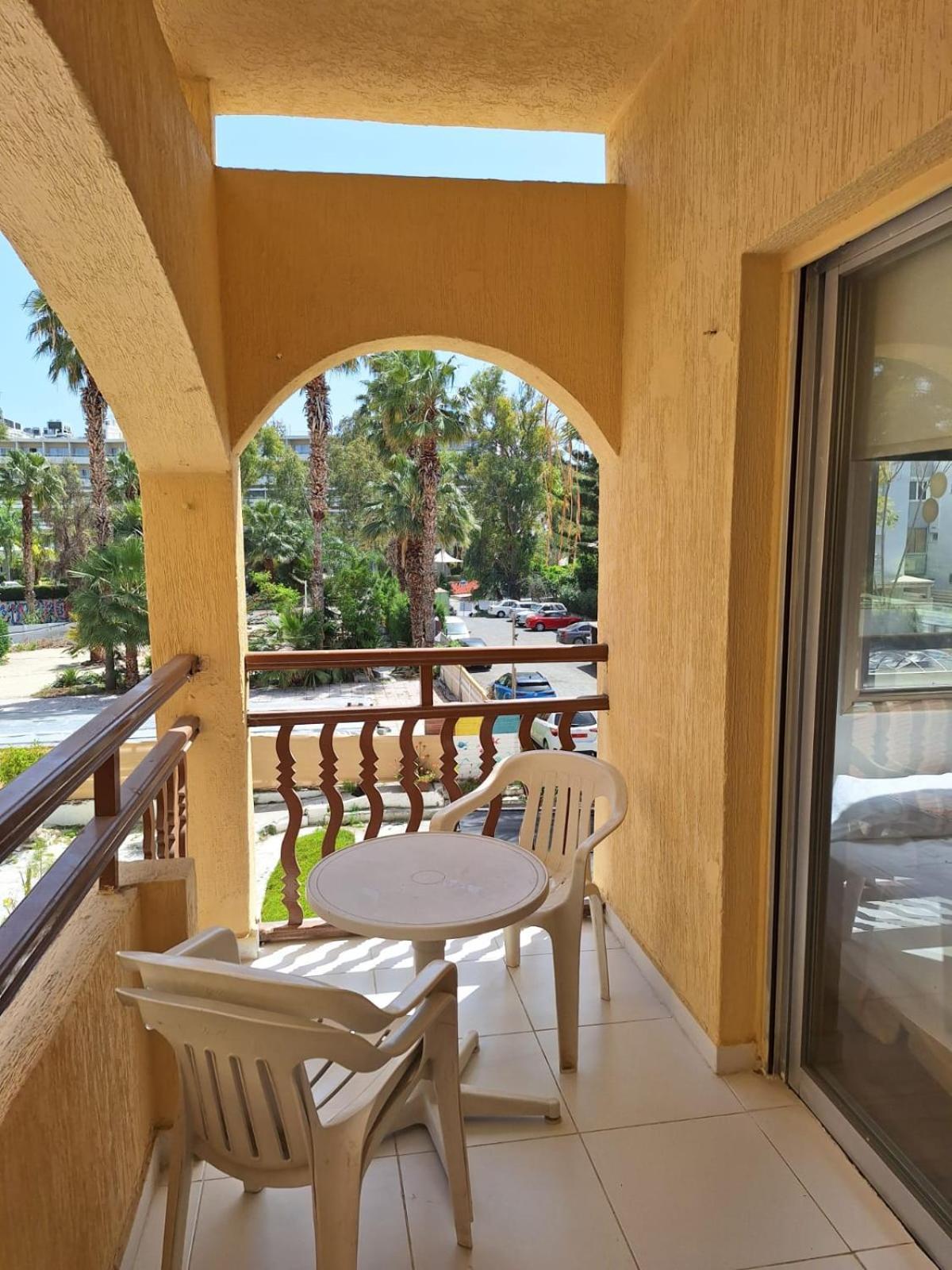 Terpsichore Holiday Apts Лимасол Экстерьер фото